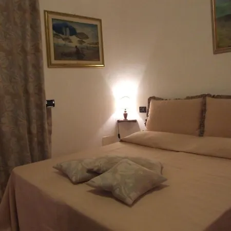 Sleeps 8 Pool Wifi סאסטה